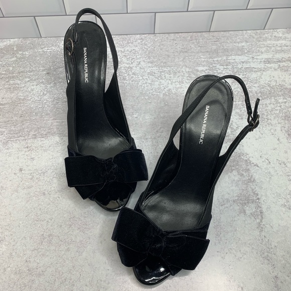 Banana Republic Shoes - Banana Repub. Black Velvet Bow Slingback Heels